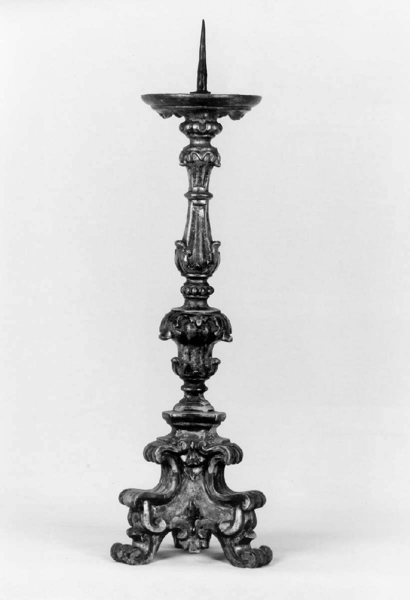 candeliere d'altare, serie - manifattura emiliana (terzo quarto sec. XVIII)