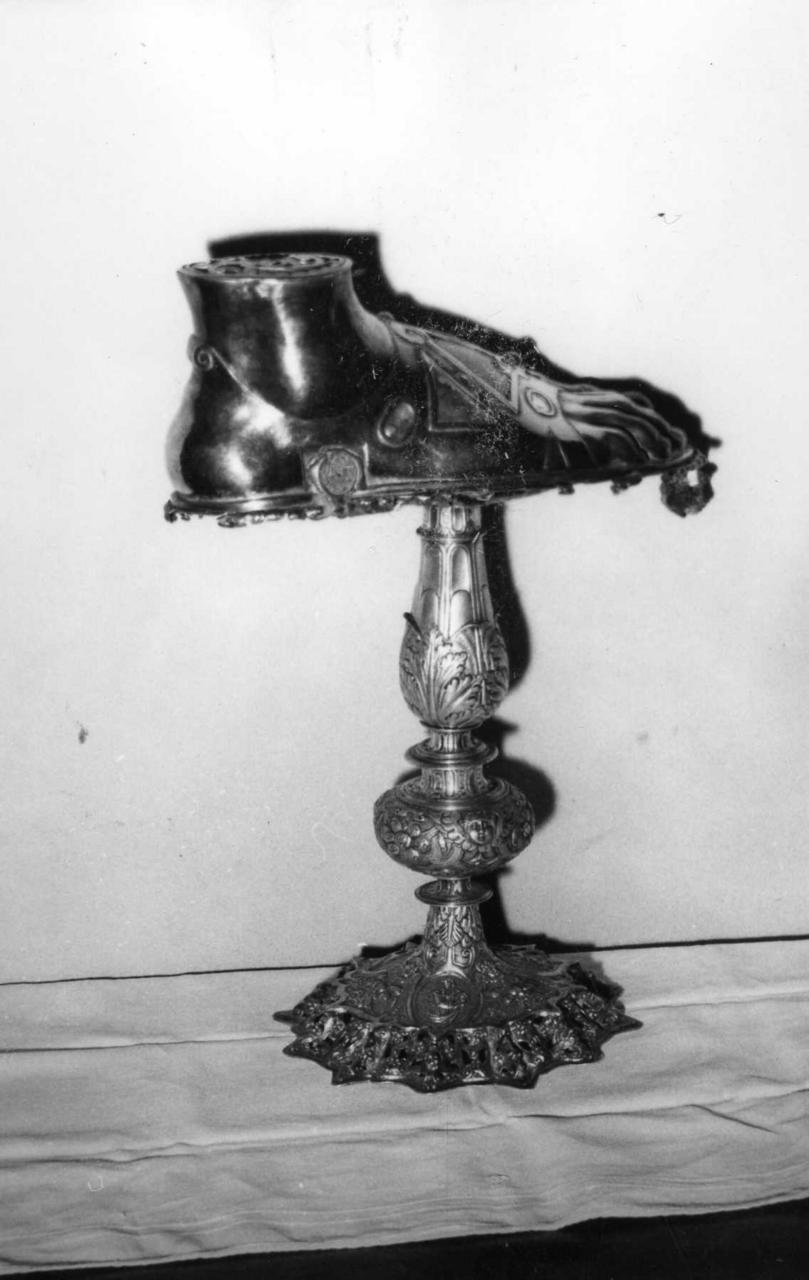 reliquiario antropomorfo - a piede - bottega modenese (sec. XVI)