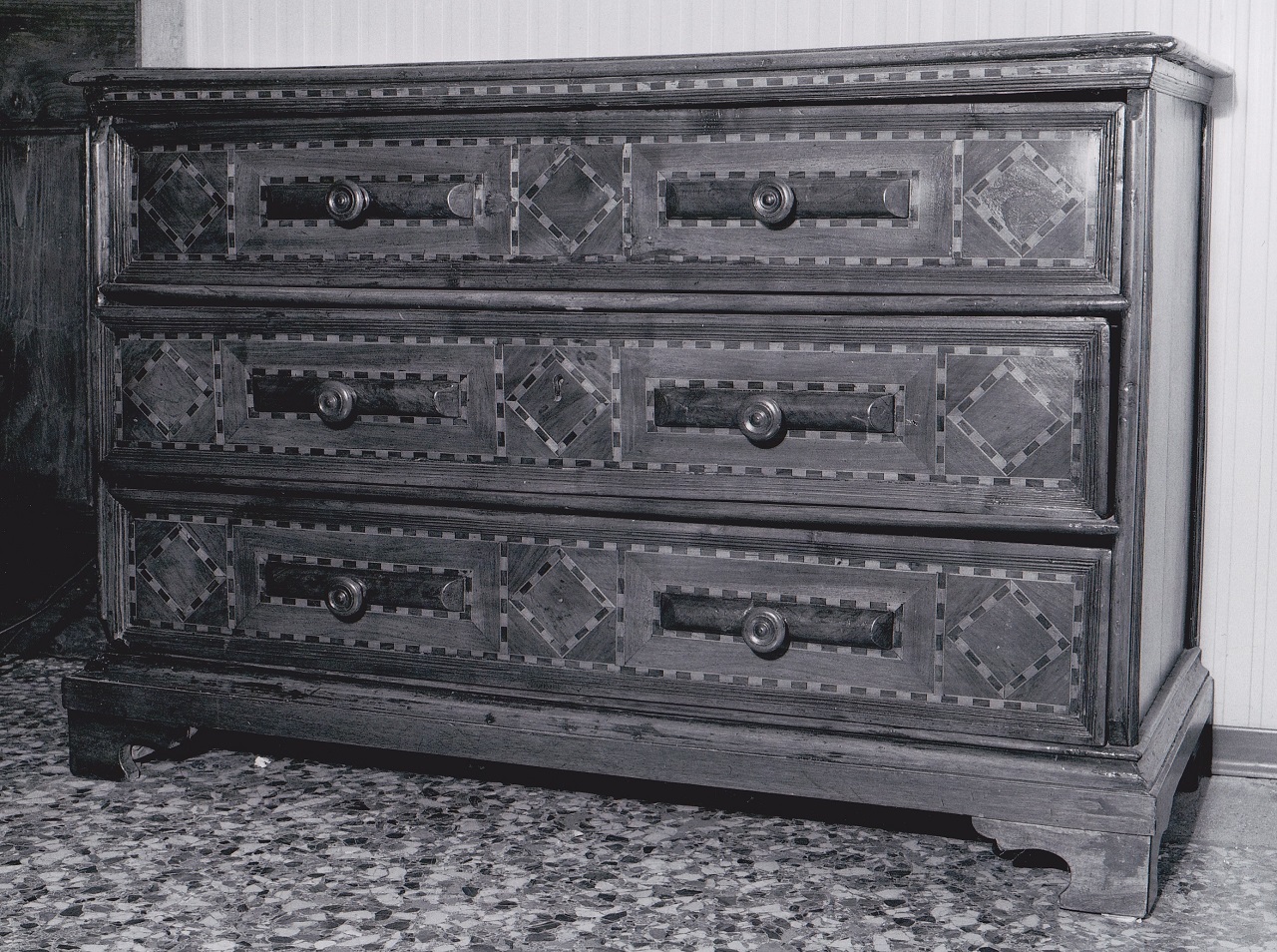 cassettone - bottega veneta (fine/ metà secc. XVII/ XVIII)