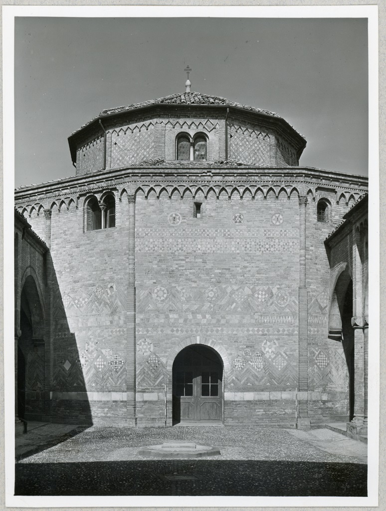 Italia - Emilia Romagna - Bologna - Complesso di Santo Stefano - Chiesa del Santo Sepolcro (positivo) di anonimo (XX)