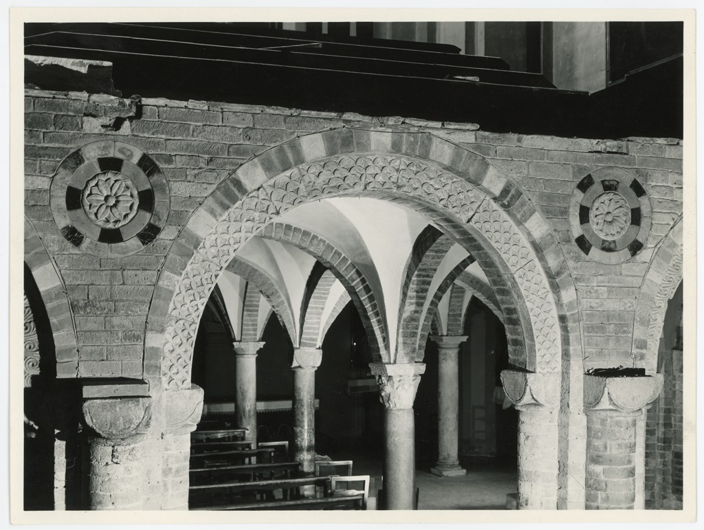 Architettura - Scultura - Chiese - Cripte (positivo) di anonimo (XX)