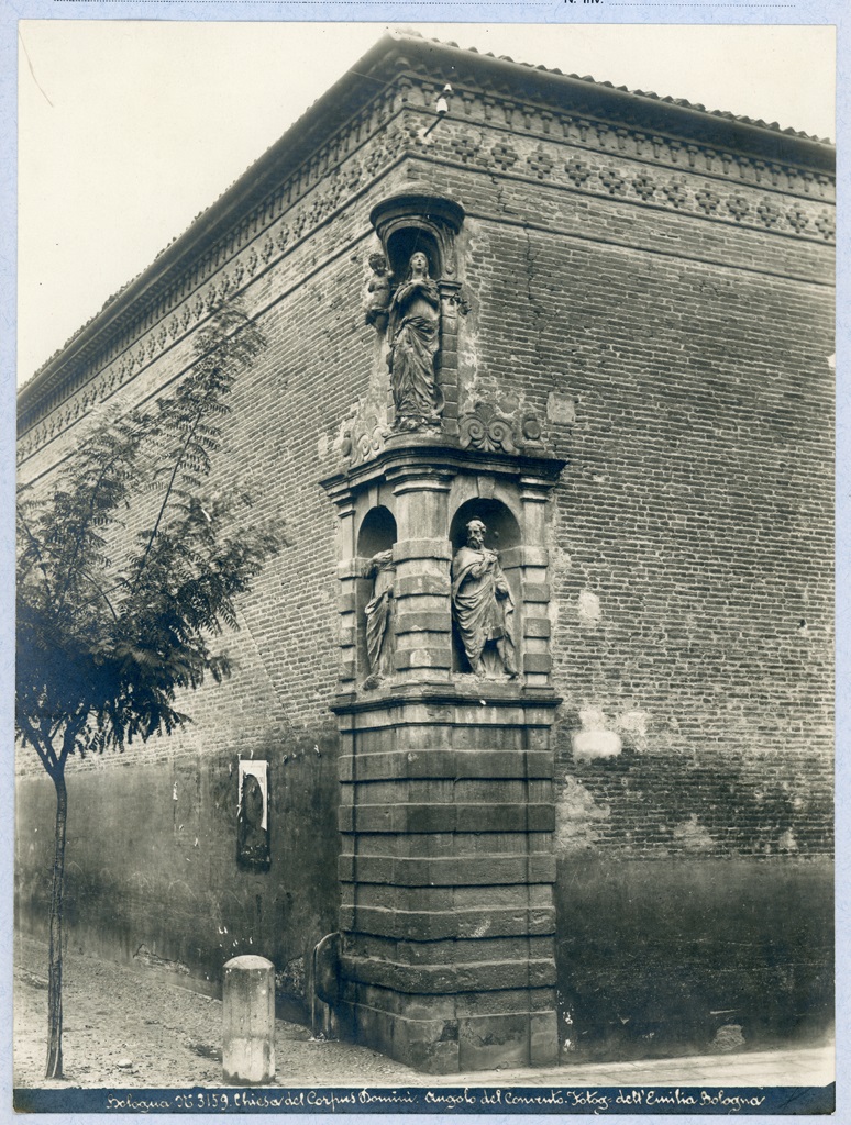 Architettura - Scultura - Conventi - Mura di cinta (positivo) di Fotografia dell'Emilia (ditta) (XIX/ XX)