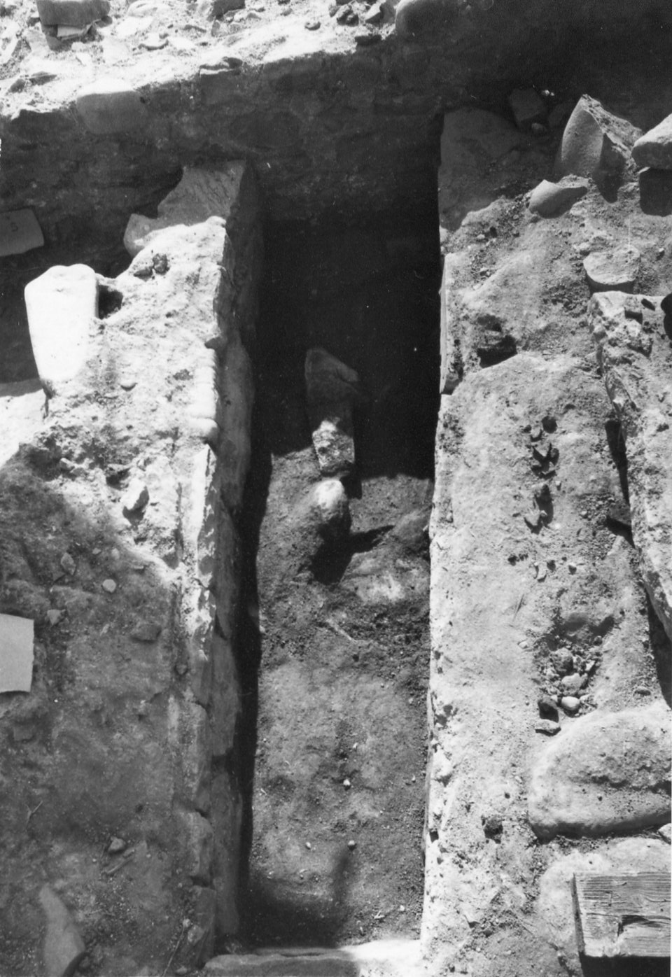 Basilica paleocristiana di CAPO DON, Tomba 1 (tomba a cassone, strutture per il culto) - Riva Ligure (IM)  (VI)