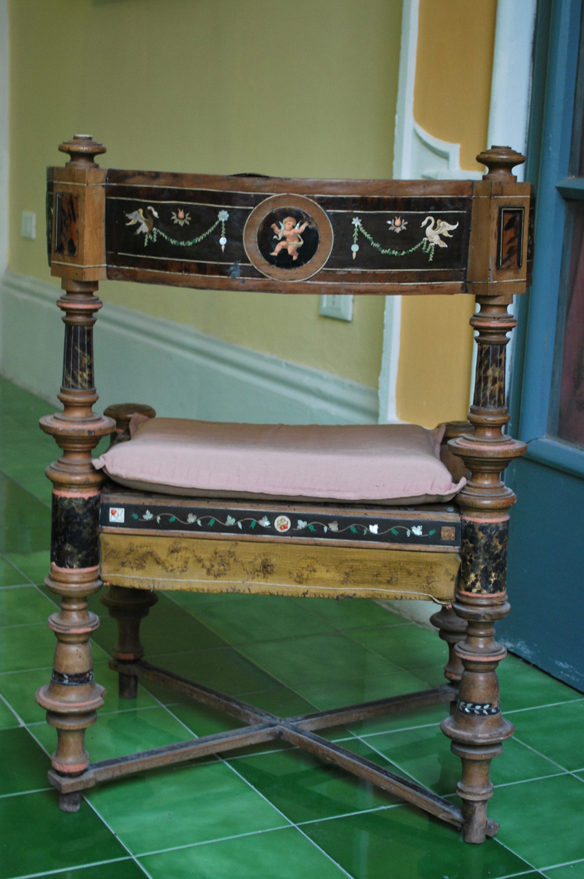 amorino (sedia) - scuola del corallo di Torre del Greco (seconda metà sec. XIX)