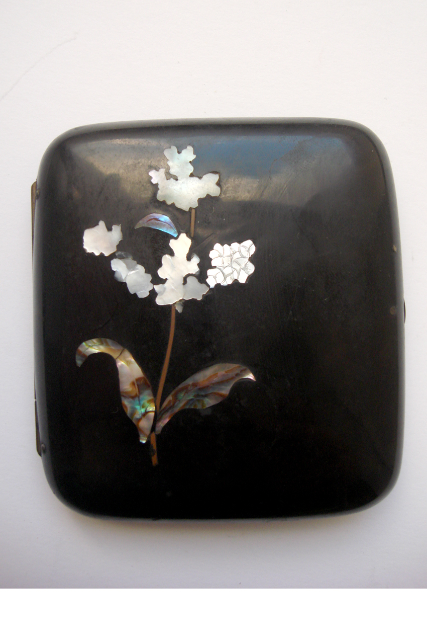 fiore (portasigarette) - scuola del corallo di Torre del Greco (fine/ inizio secc. XIX/ XX)