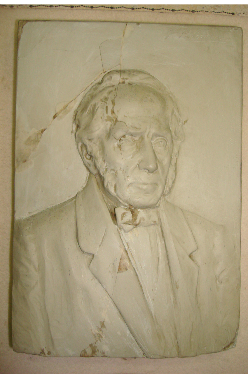 Alessandro Manzoni anziano (scultura) di Domenico Porzio (scuola) (primo quarto sec. XX)