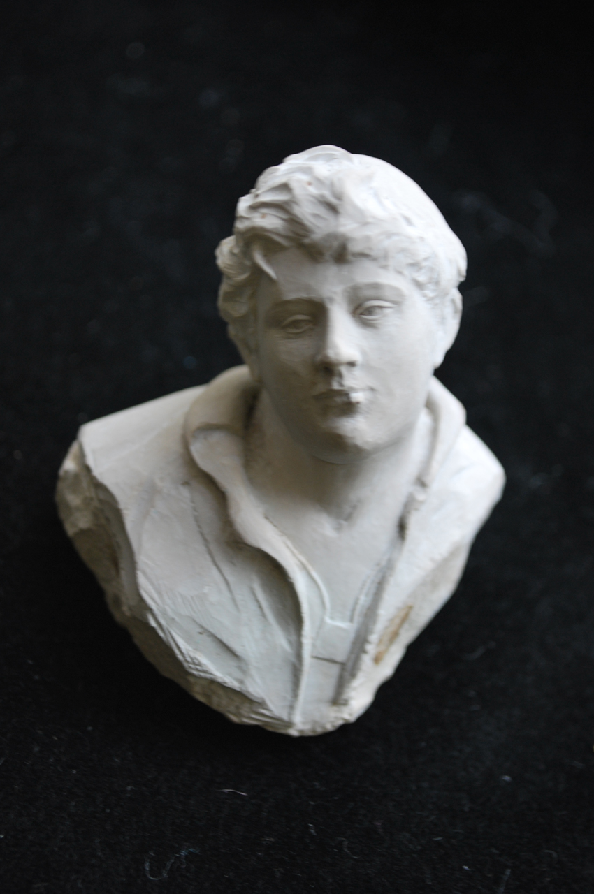 figura maschile (busto) - scuola del corallo di Torre del Greco (fine sec. XIX)