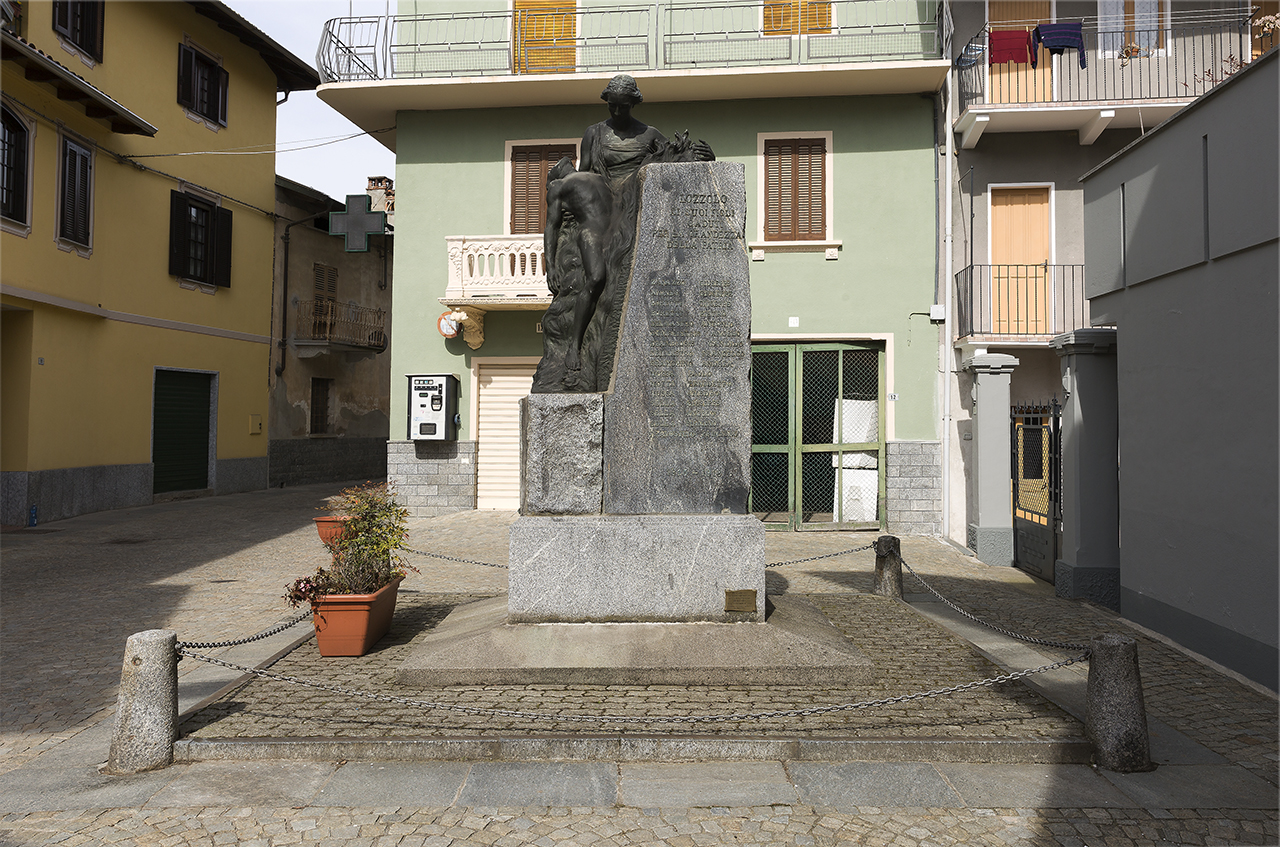 allegoria della morte del soldato (monumento ai caduti - a cippo) di Conti Carlo (primo quarto sec. XX)