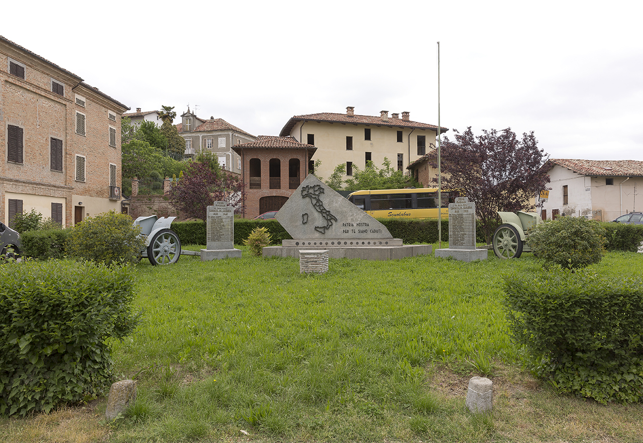 allegoria della Patria (monumento ai caduti - a lapide) - produzione piemontese (terzo quarto, fine/ inizio sec. XX, sec. XX)