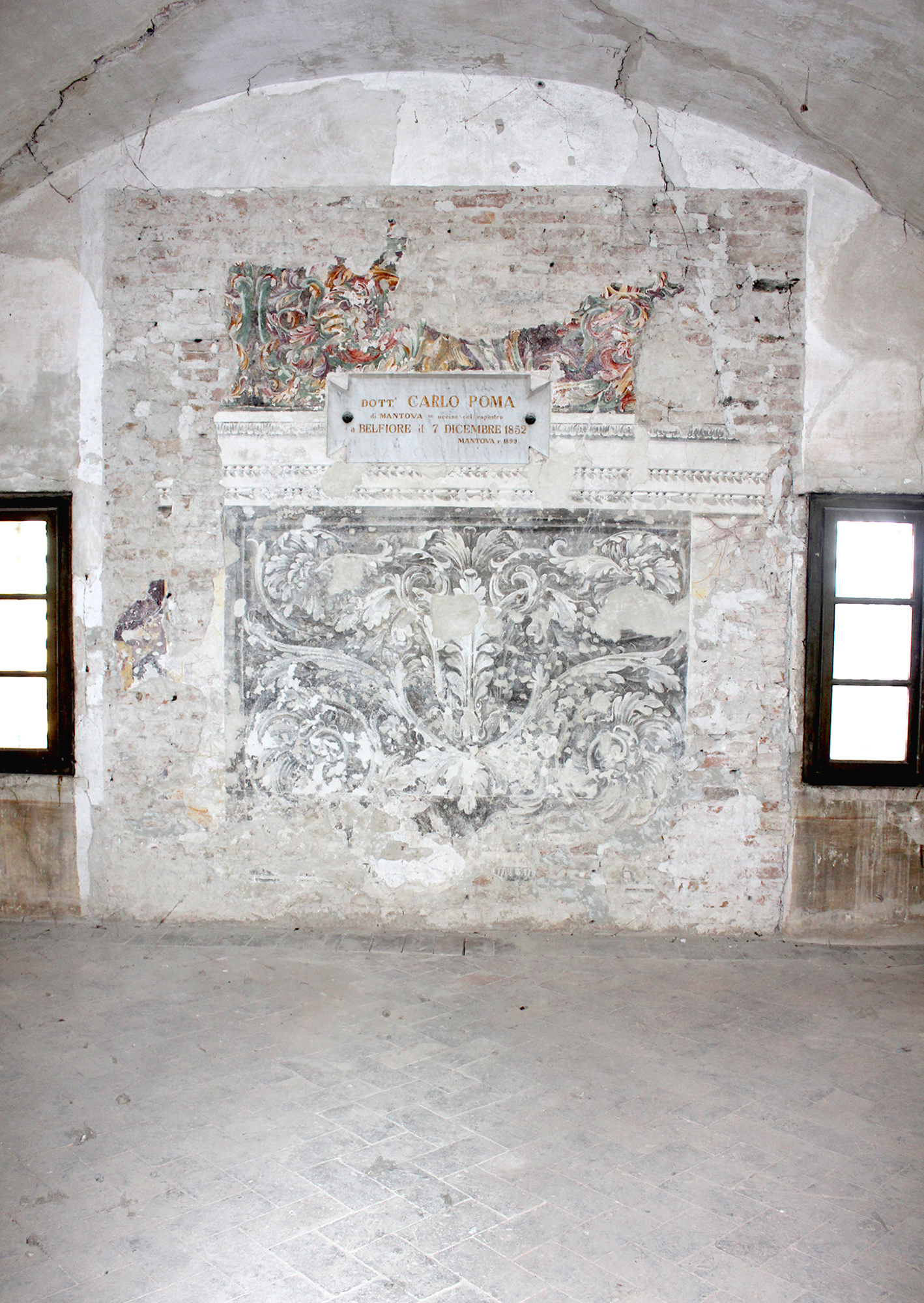 fregio ornamentale con decorazione fitomorfa (decorazione pittorica, frammento) di Bertani Giovanni Battista detto Brizio (maniera) (sec. XVI)