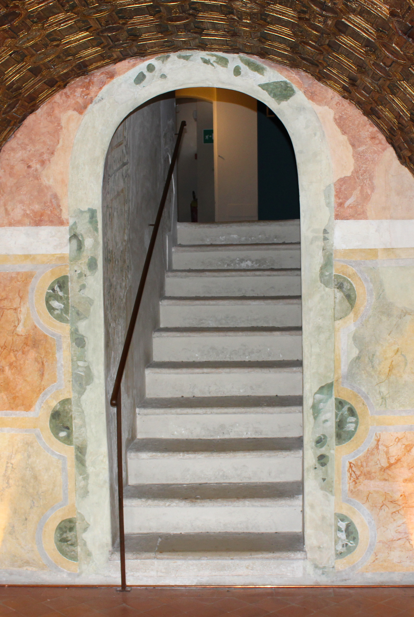 cornice a finto marmo (decorazione pittorica) di Pippi Giulio detto Giulio Romano (attribuito) (sec. XVI)