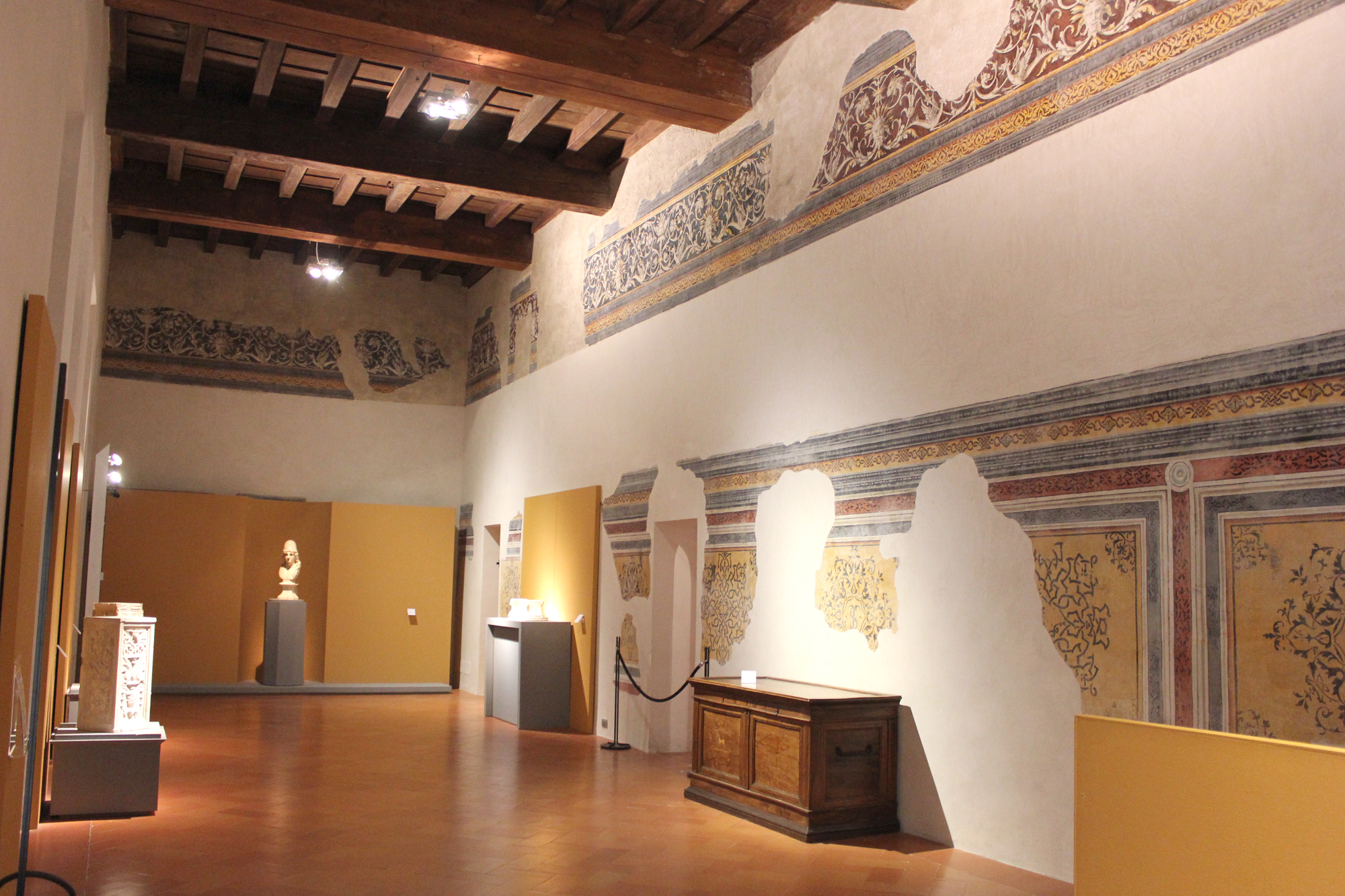 decorazioni ornamentali con grottesche e cornici (fascia ornamentale, frammento) - ambito italiano (sec. XVI)