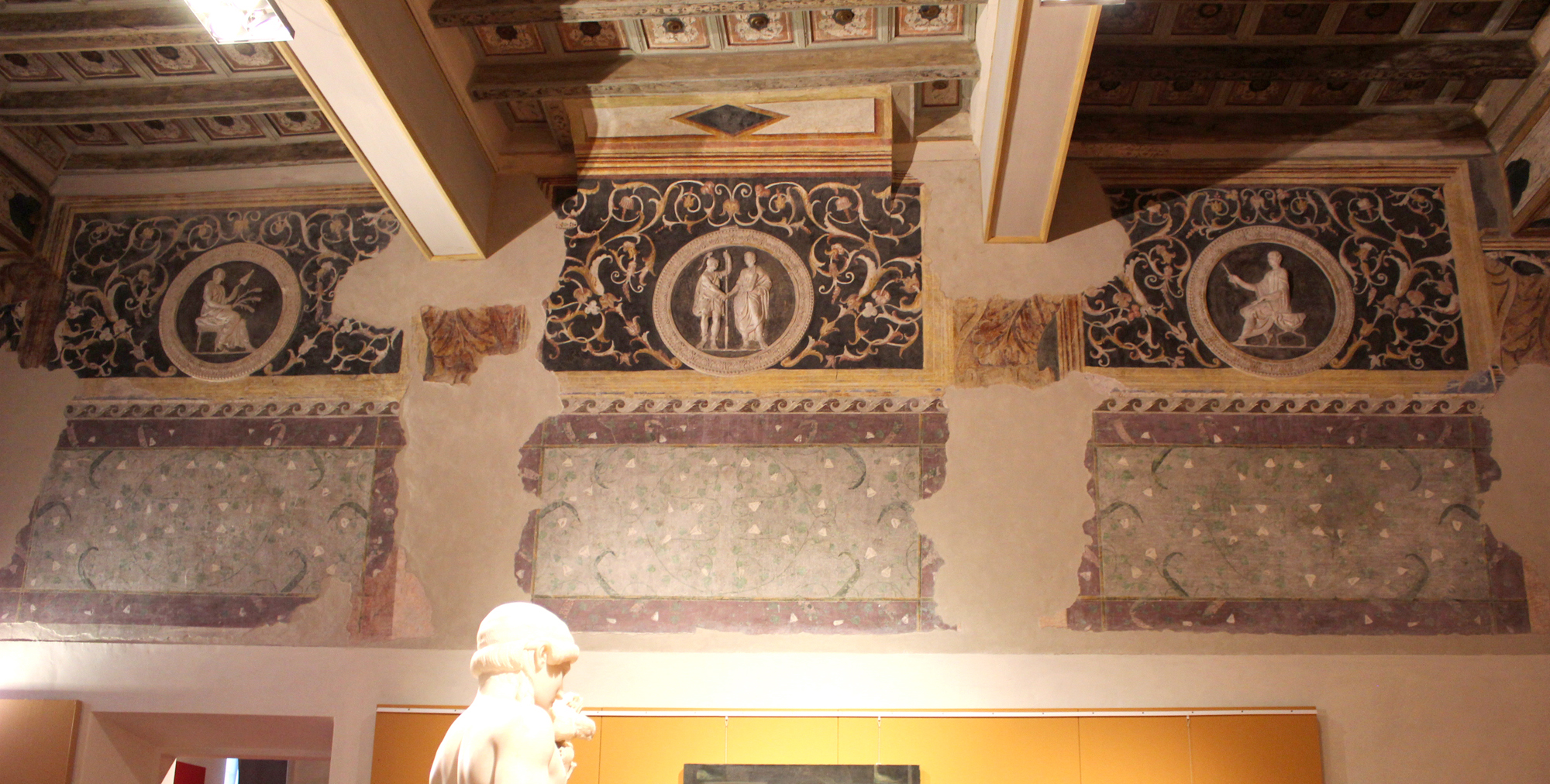 decorazioni ornamentali con intrecci fitomorfi, cornici e mensole dipinte, divinità e figure all'antica (decorazione plastico-pittorica, complesso decorativo) di Pippi Giulio detto Giulio Romano (bottega) (sec. XVI)