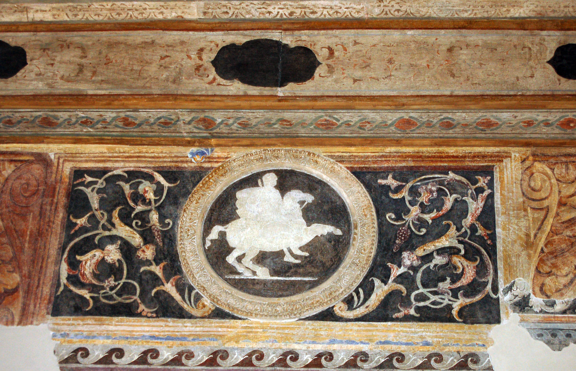 cavaliere rampante su cavallo impennato (decorazione plastico-pittorica, elemento d'insieme) di Pippi Giulio detto Giulio Romano (bottega) (sec. XVI)
