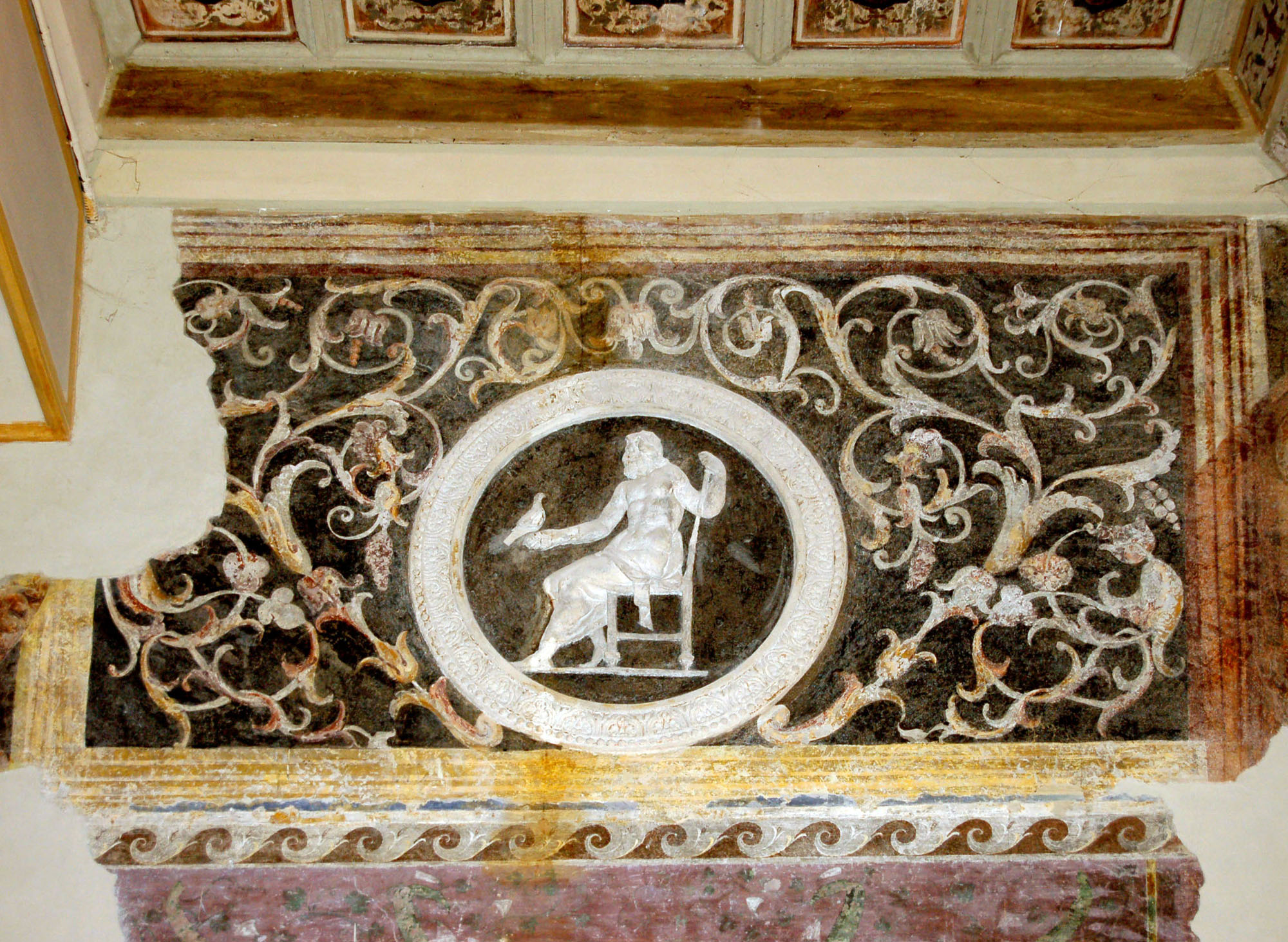 figura maschile seminuda con colombo (divinità?) (decorazione plastico-pittorica, elemento d'insieme) di Pippi Giulio detto Giulio Romano (bottega) (sec. XVI)
