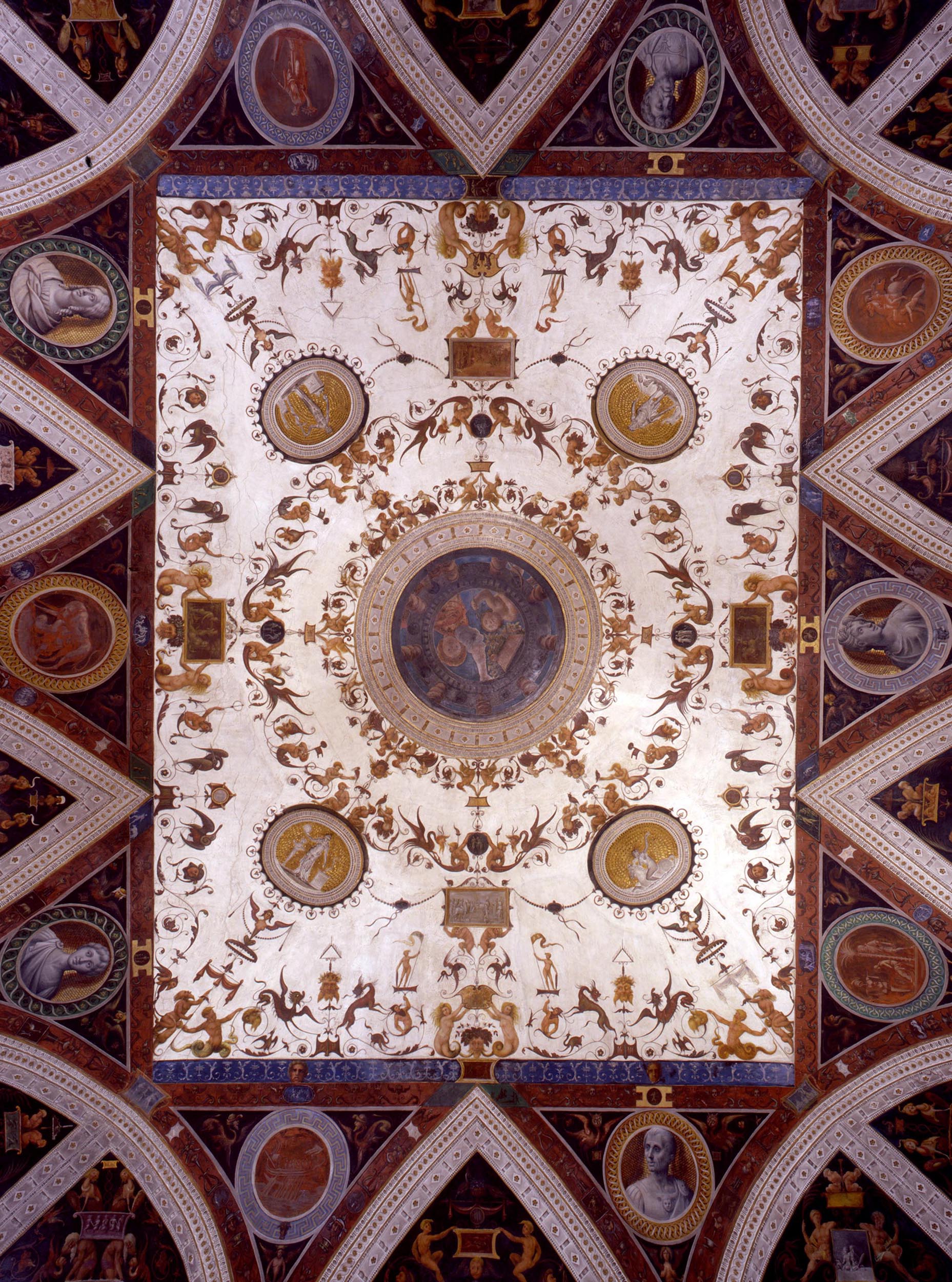 grottesche, soggetti profani, figure all'antica (fascia ornamentale) di Leonbruno Lorenzo (e aiuti) (sec. XVI)
