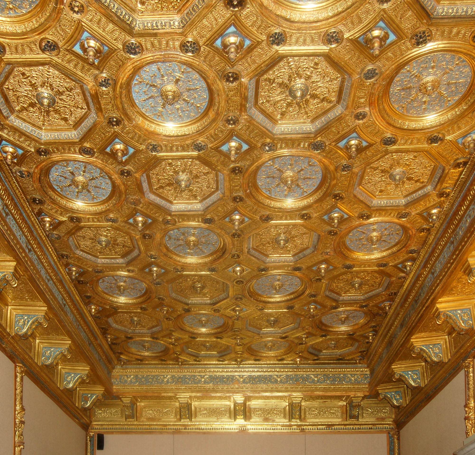 decorazioni fitomorfe a girali (soffitto a cassettoni) - ambito italiano (secc. XV)