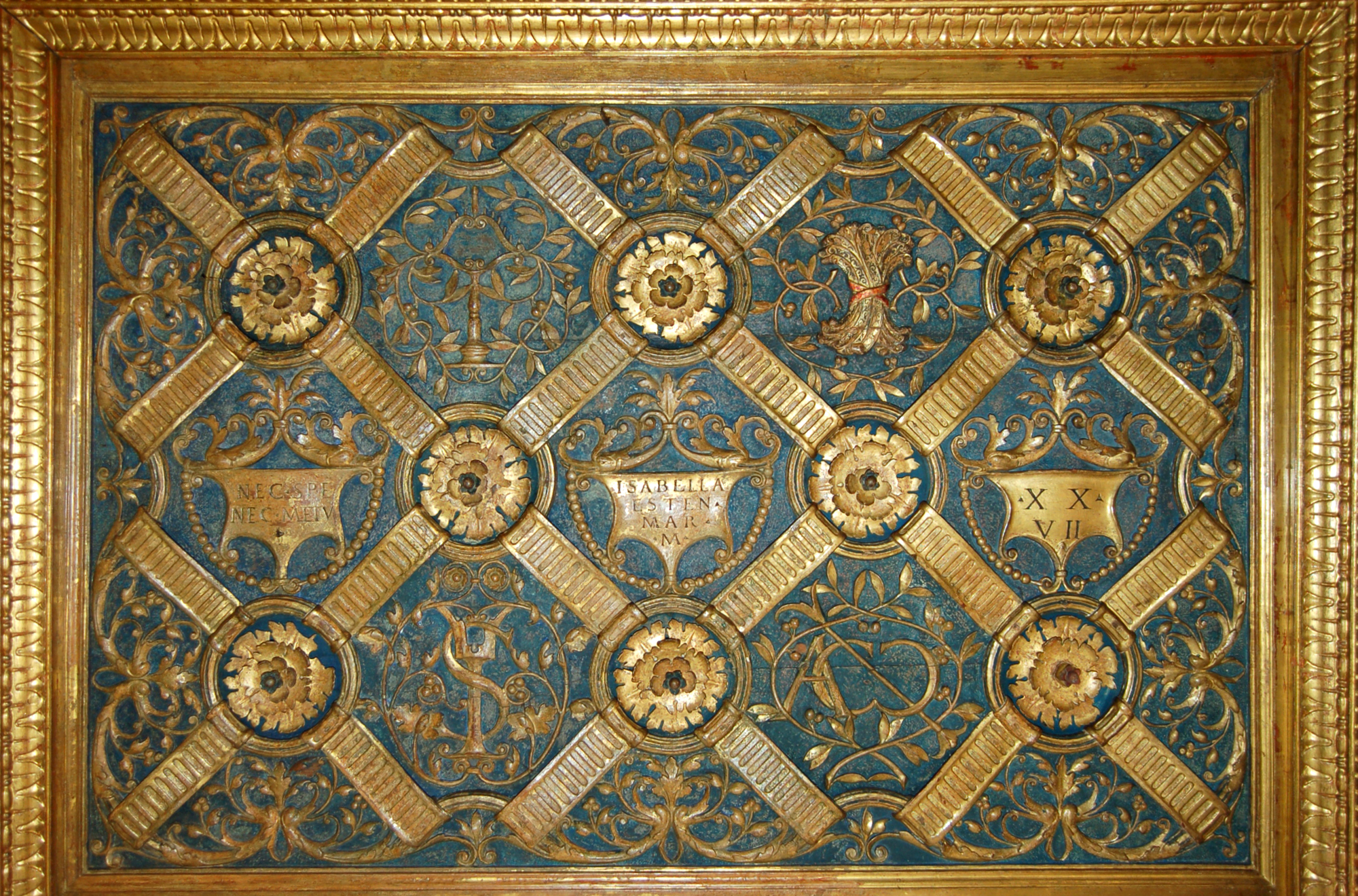 decorazioni fitomorfe a girali, rosette, cartigli, imprese araldiche (decorazione plastico-pittorica, elemento d'insieme) (sec. XVI)