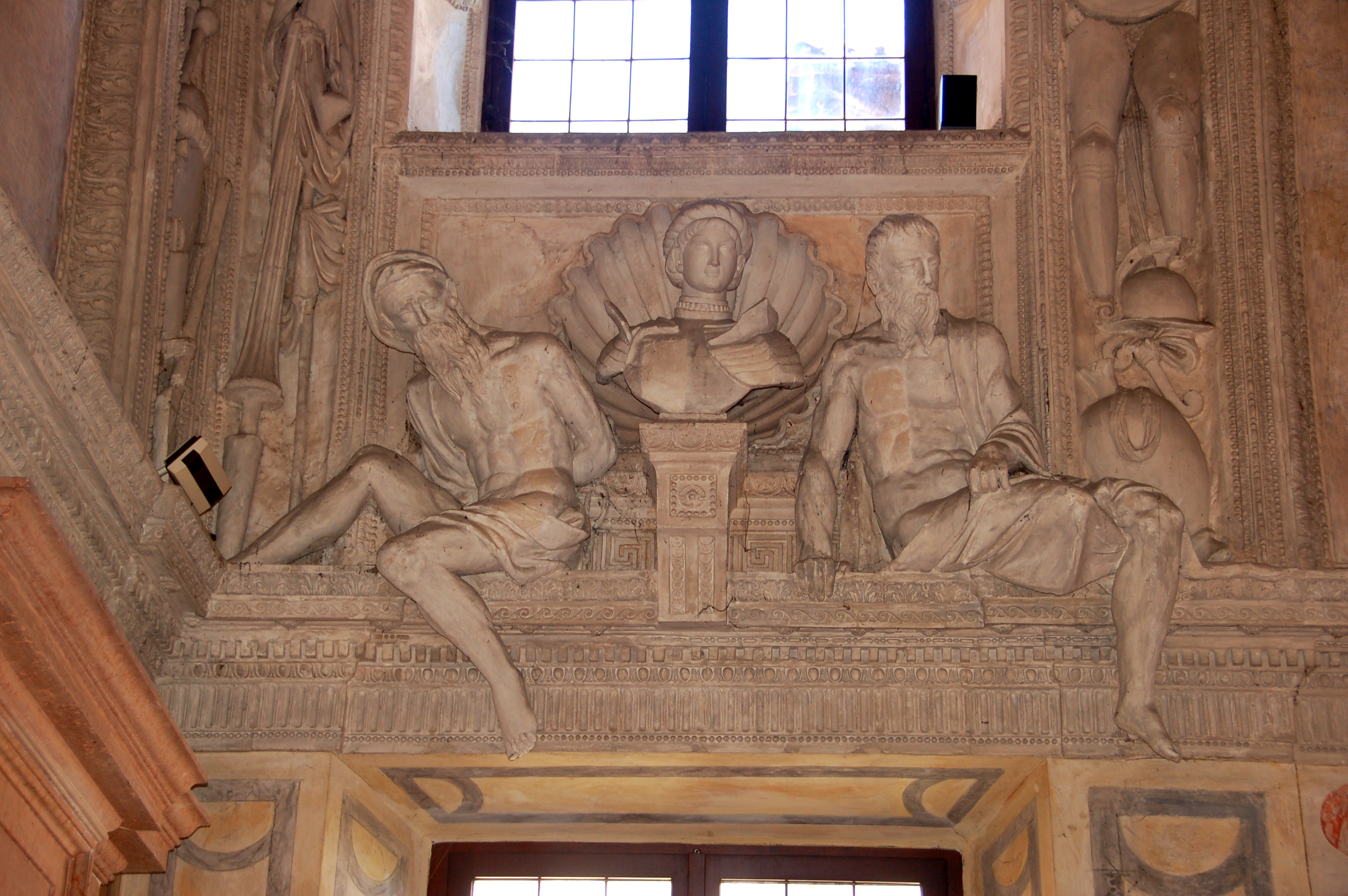 Ritratto di Francesco I Gonzaga, Prigione (decorazione plastica, elemento d'insieme) di Segala Francesco (attribuito) (ultimo quarto sec. XVI)