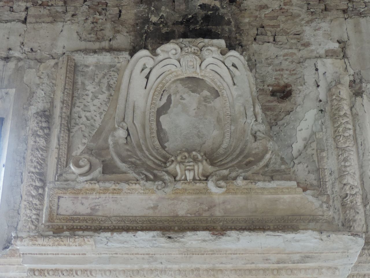 cappa di camino di Viani, Antonio Maria (attribuito) - bottega mantovana (fine/ inizio secc. XVI/ XVII)