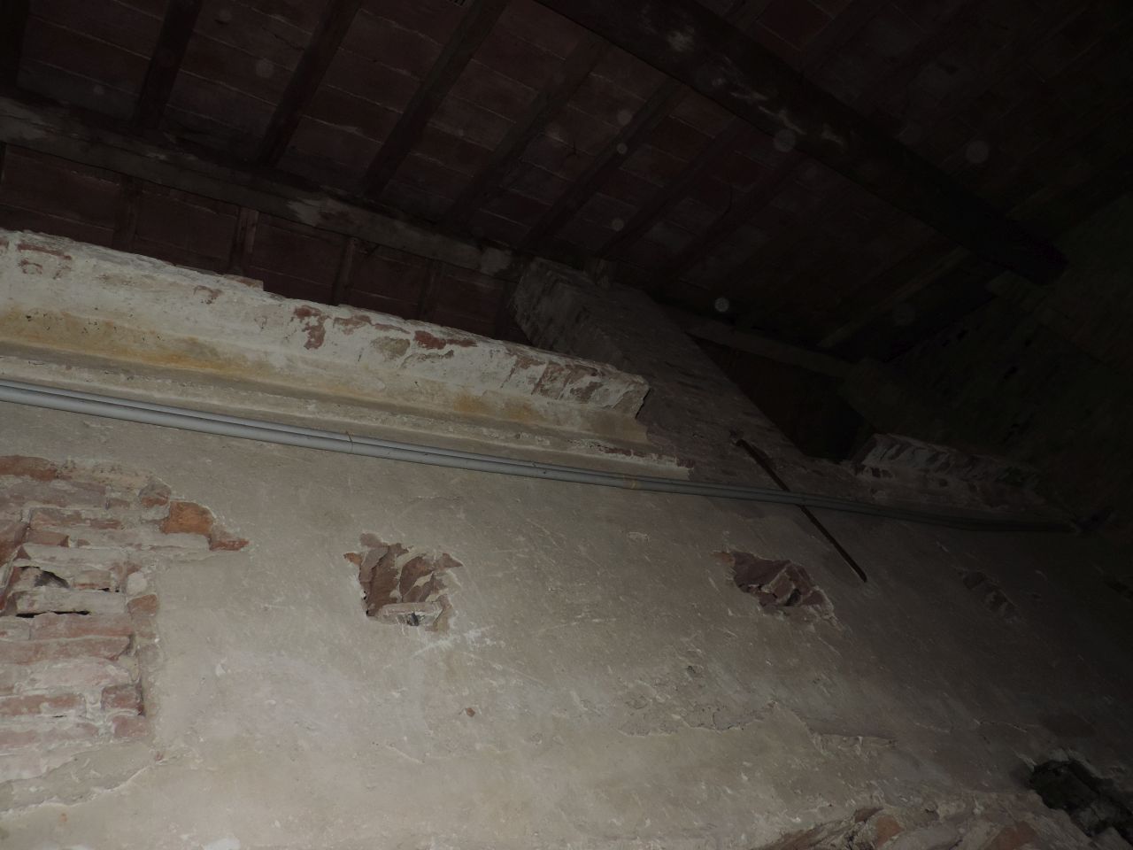 decorazione plastico-pittorica, complesso decorativo - scuola mantovana (secondo quarto sec. XVI)