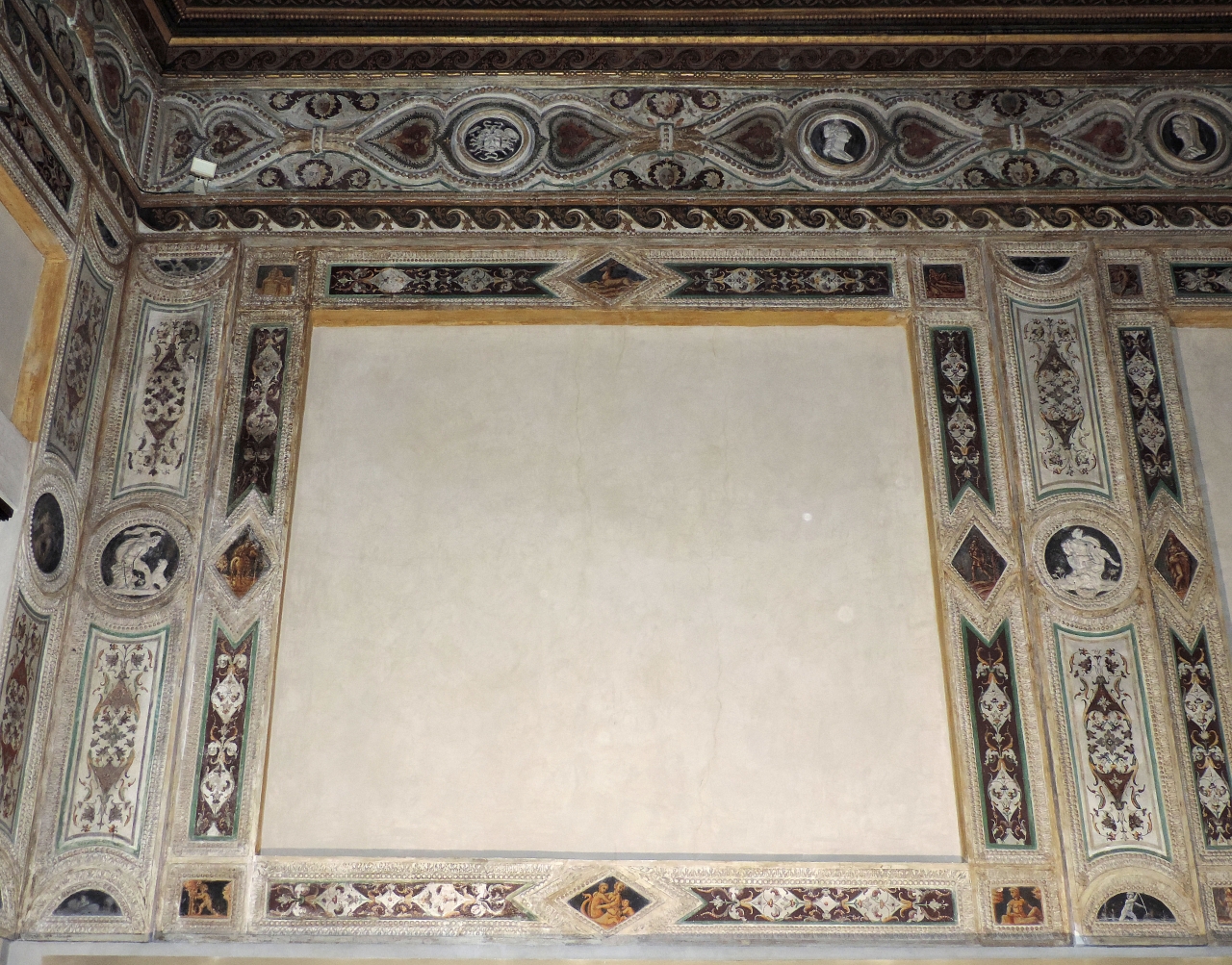 cornice di Giulio Romano, Giulio Romano (bottega), Giulio Romano (bottega), Guazzi Anselmo (secondo quarto sec. XVI)