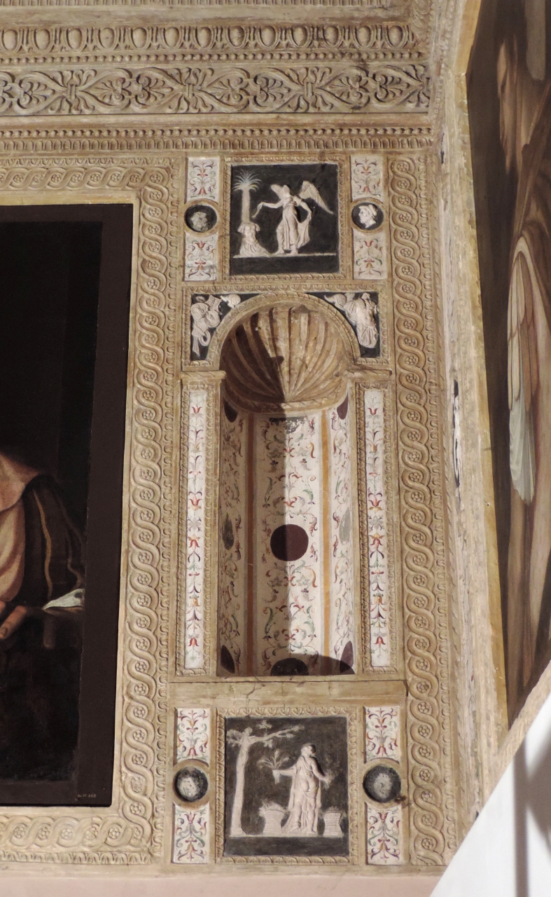 Allegoria della Vittoria (decorazione plastico-pittorica) di Giulio Romano, Anselmo Guazzi (attribuito), Andrea Conti (attribuito), Conti Biagio (attribuito) (secondo quarto sec. XVI)