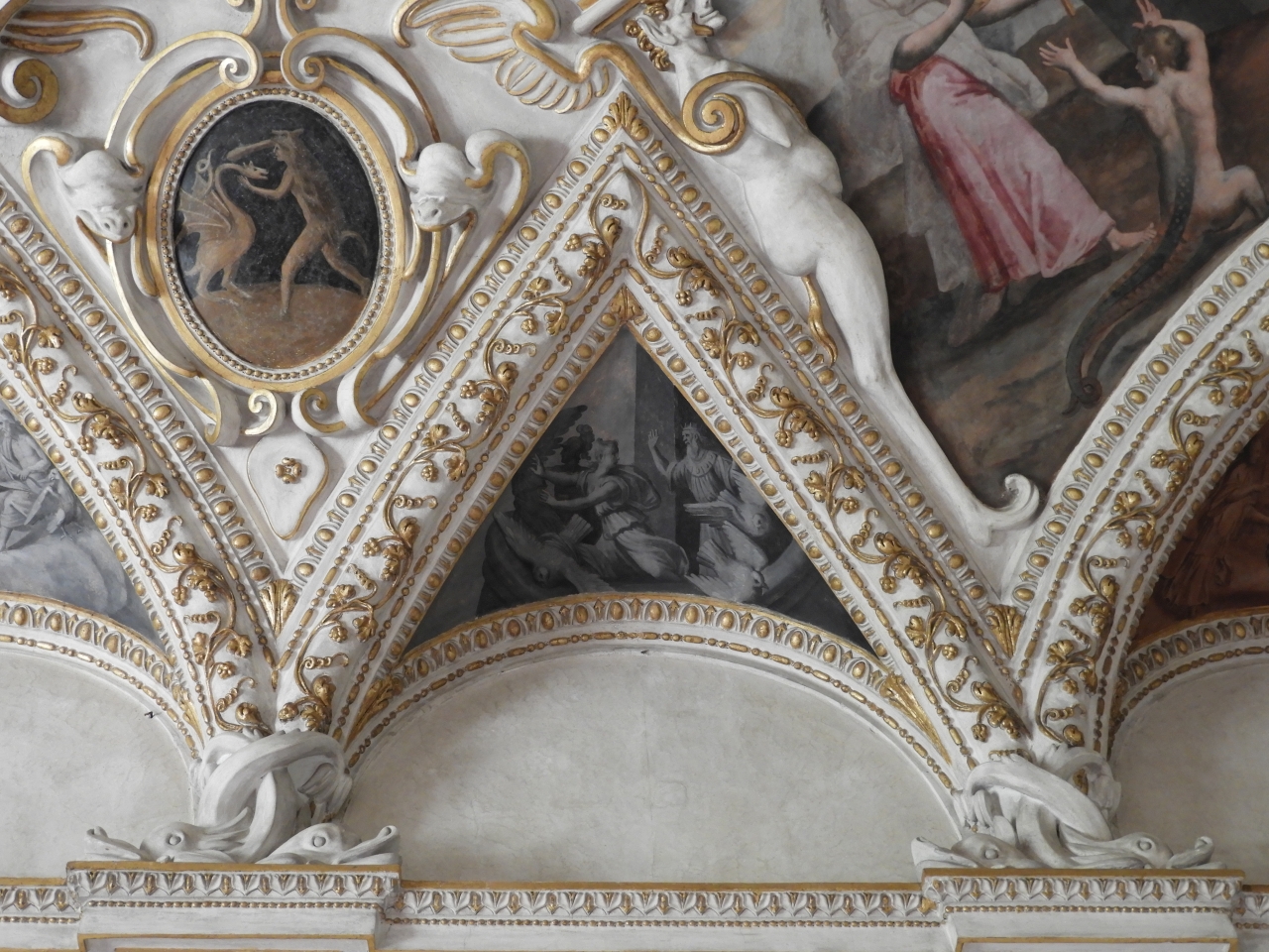 Trasformazione delle Muse in uccelli per sottrarsi a Pireneo (dipinto murale) di Viani, Antonio Maria (cerchia) (primo quarto sec. XVII)