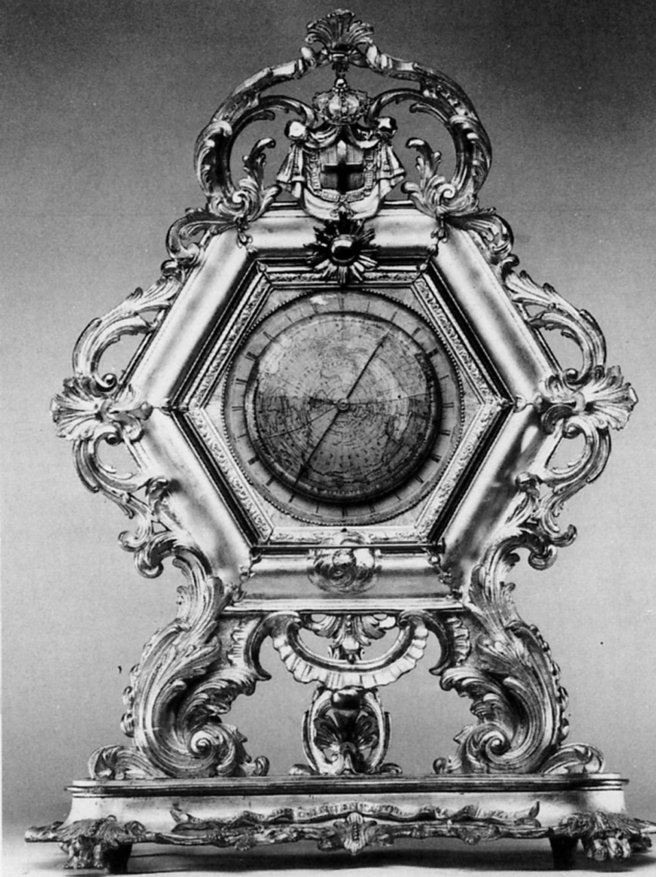 motivi decorativi a volute (orologio - da mensola, opera isolata) di Villa Ignazio - manifattura italiana (terzo quarto sec. XIX)