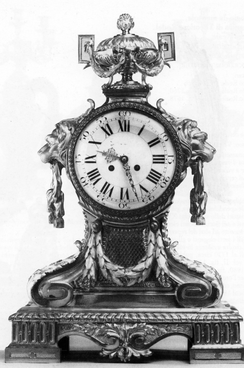 vaso con festoni e protomi leonine (orologio - da mensola, opera isolata) di Musy Père & Fils - manifattura parigina (terzo quarto, terzo quarto sec. XIX, sec. XIX)