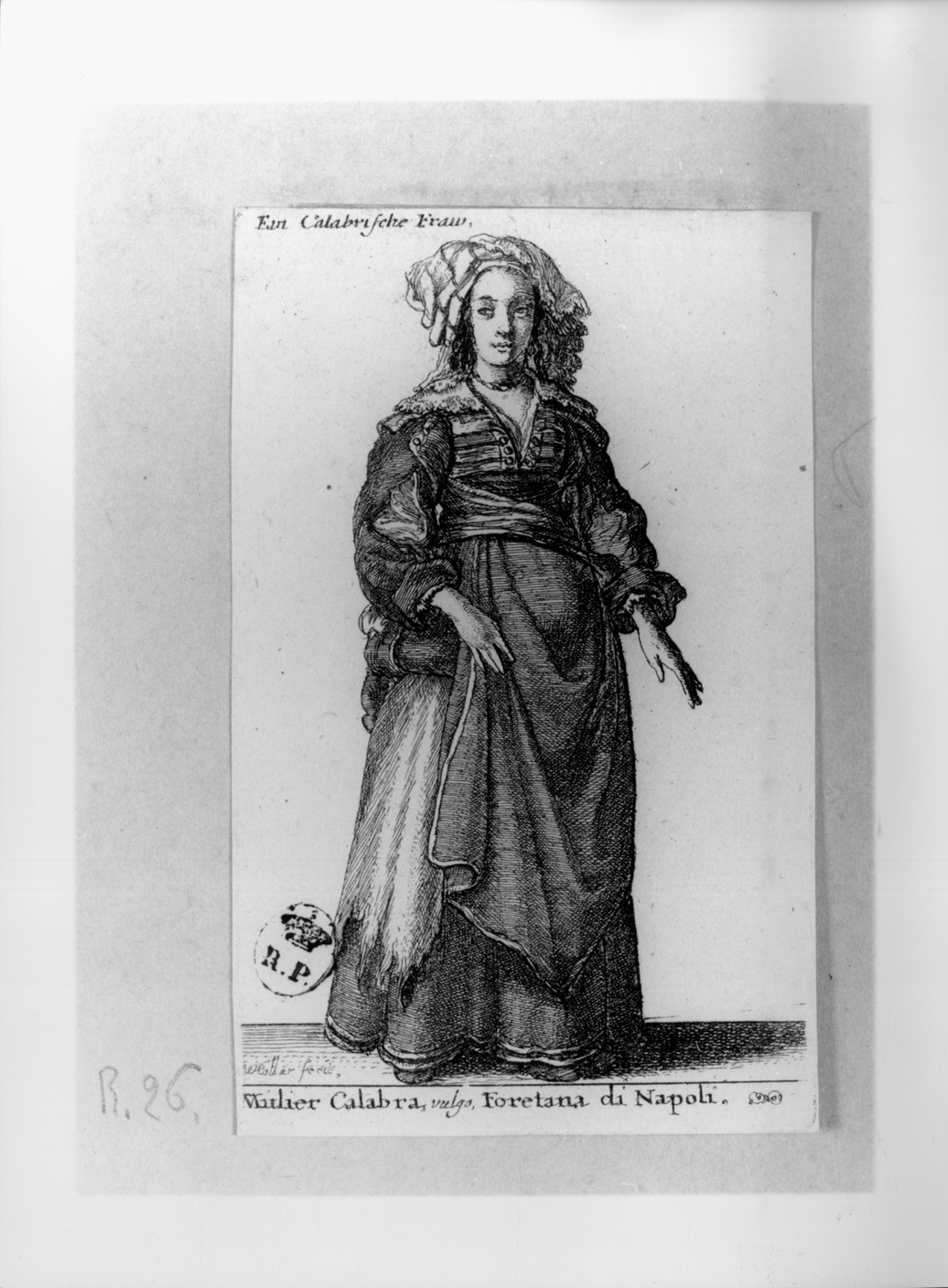 Mulier Calabra, figura femminile in costume italiano (stampa smarginata, serie) di Hollar Wenzel (secondo quarto sec. XVII)