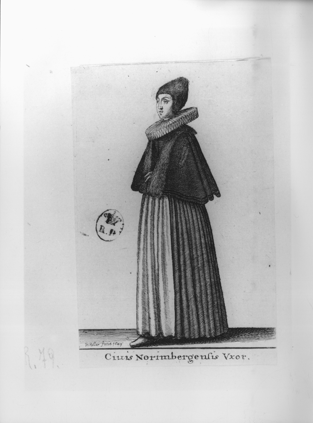 Civis Norimbergensis Uxor, figura femminile in costume tedesco (stampa smarginata, serie) di Hollar Wenzel (secondo quarto sec. XVII)