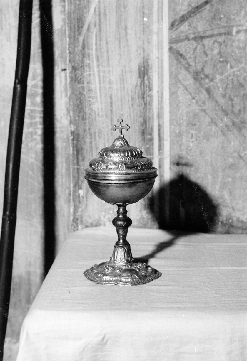 pisside, opera isolata - bottega piemontese (prima metà sec. XVIII)