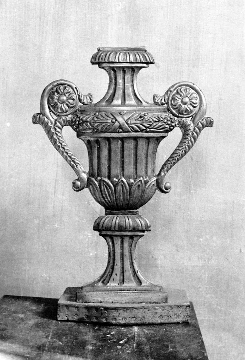 motivo decorativo: vaso (decorazione, insieme) - bottega piemontese (seconda metà sec. XVIII)