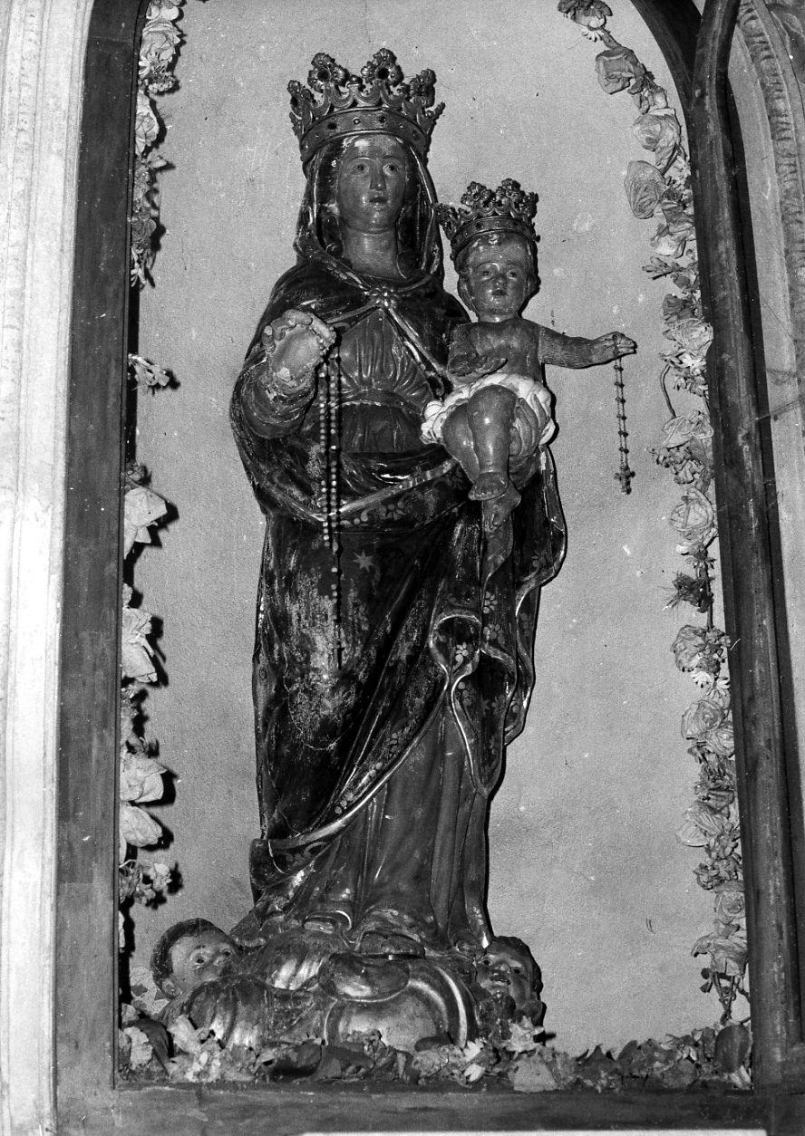 Madonna del Rosario, Madonna con Bambino (statua, opera isolata) - bottega biellese (sec. XIX)