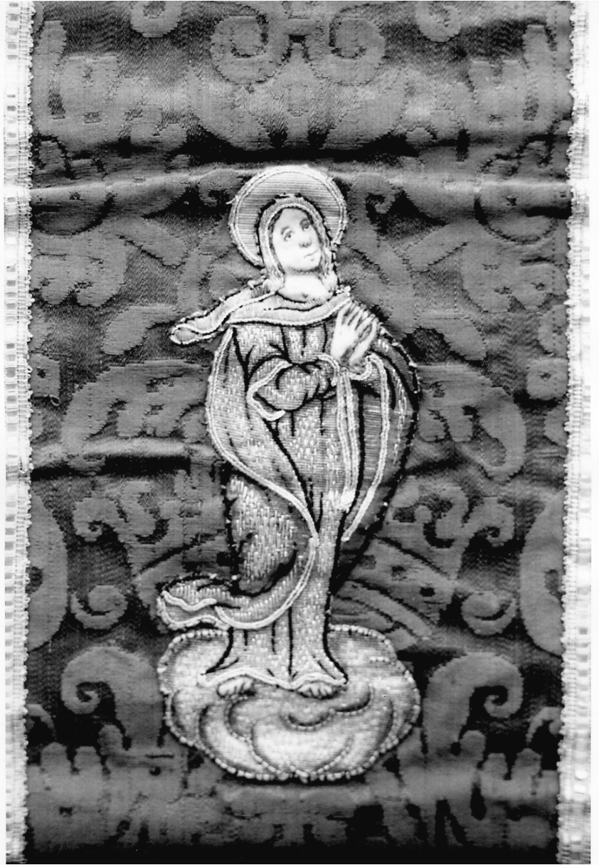 Madonna orante (decorazione a ricamo, elemento d'insieme) - manifattura italiana (prima metà sec. XVII)