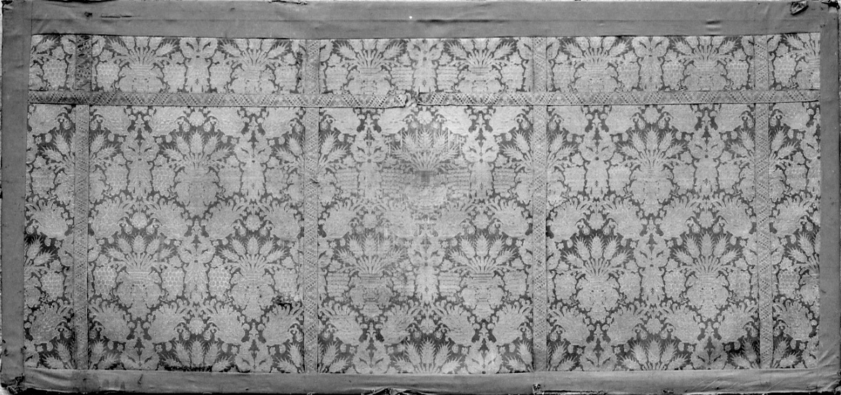 paliotto, elemento d'insieme - manifattura italiana (seconda metà sec. XVI)