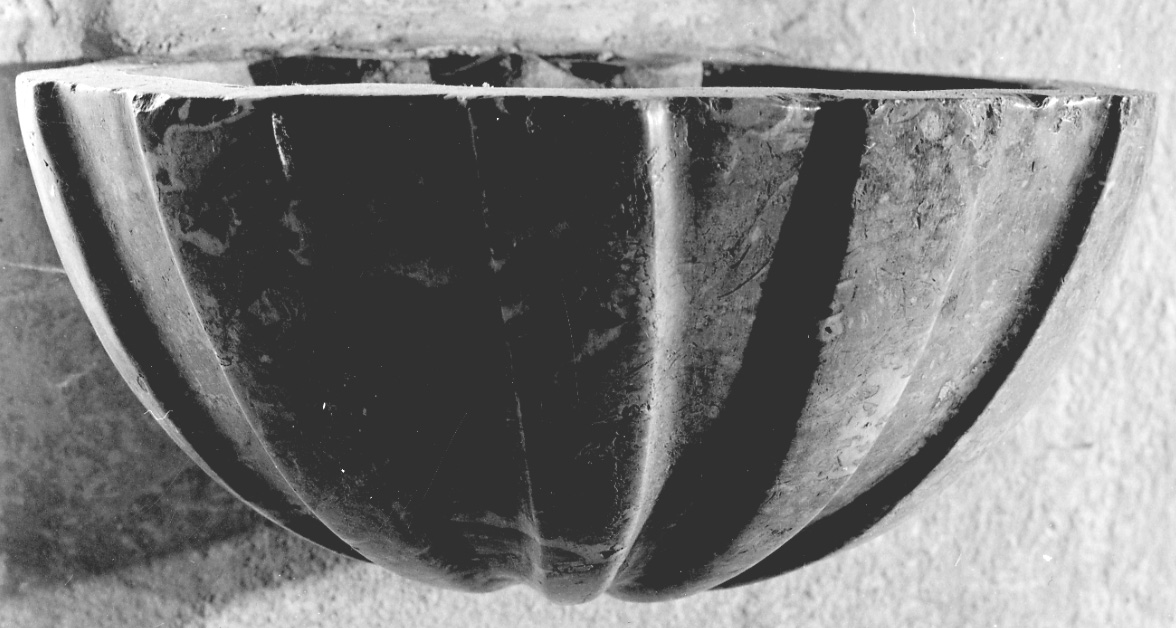 acquasantiera - da parete, opera isolata - bottega della Valsesia (sec. XVIII)