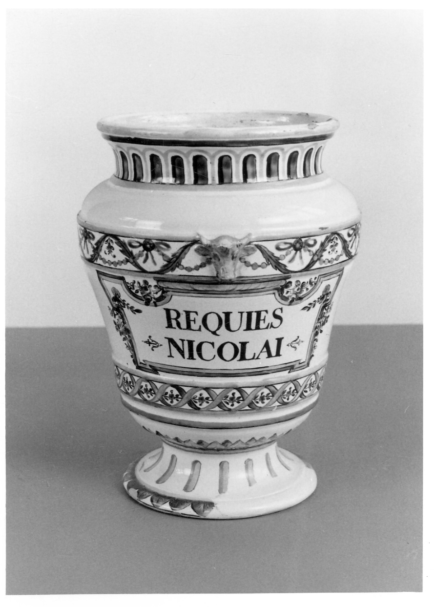 emblema della città di Torino (albarello, elemento d'insieme) di Rossetti Manifattura (fine sec. XVIII)