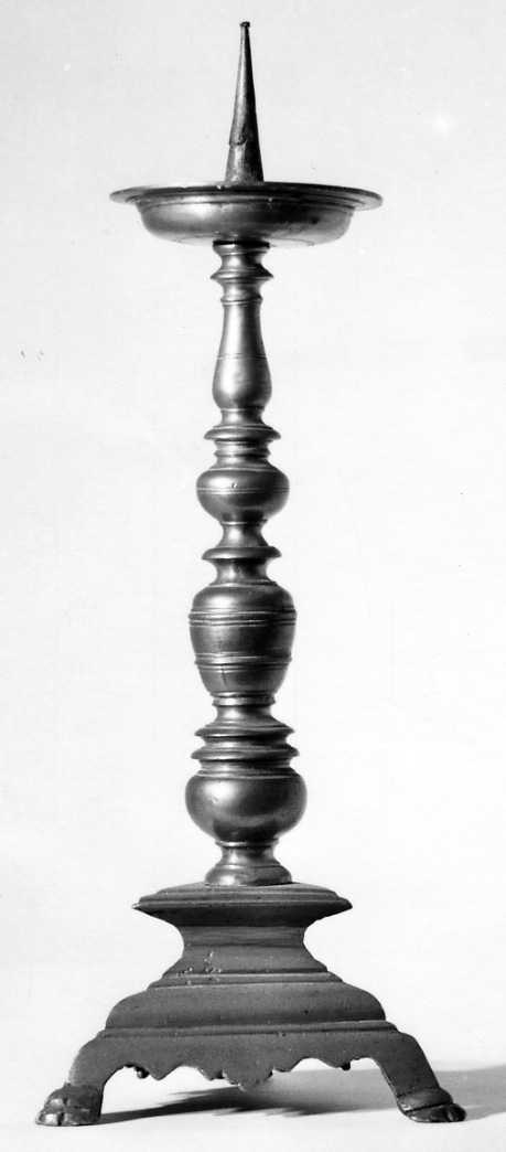 candeliere d'altare, serie - manifattura italiana (prima metà sec. XVII)