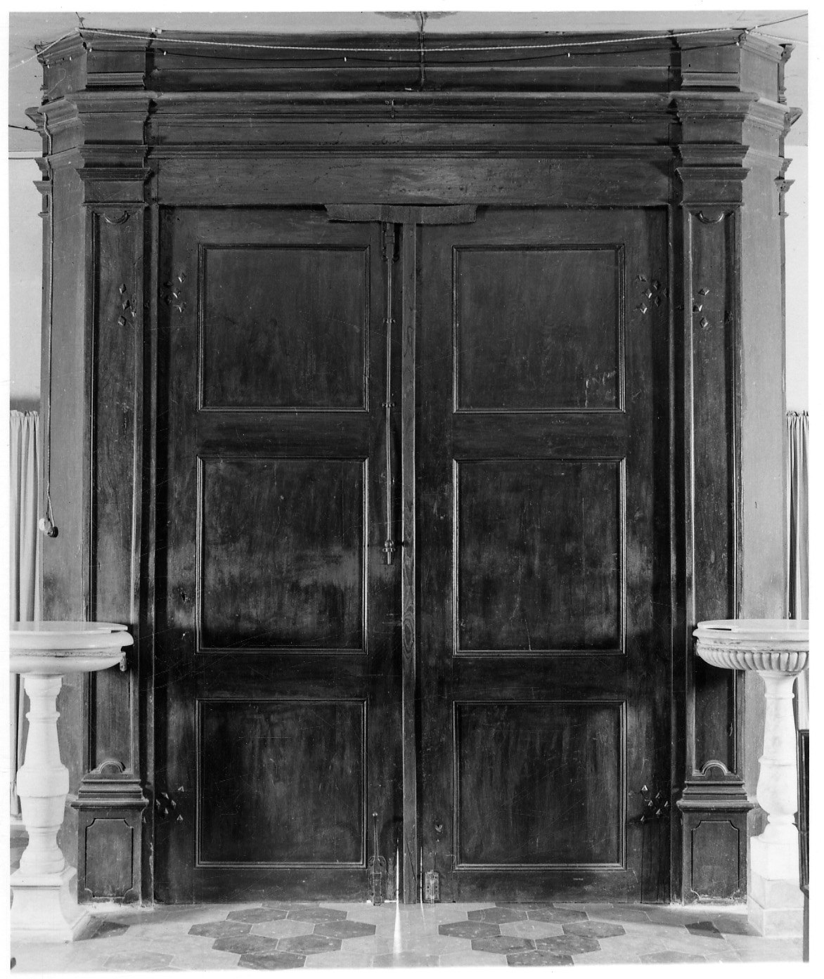 bussola, opera isolata - bottega astigiana (prima metà sec. XIX)