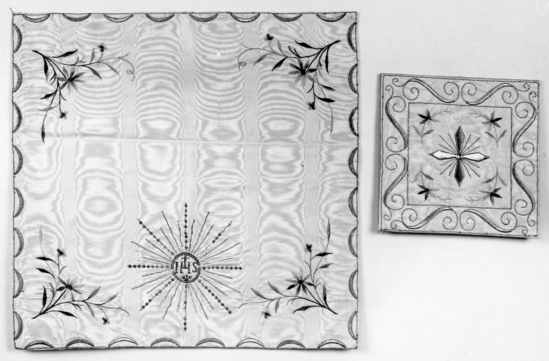 custodia per patena, elemento d'insieme - manifattura italiana (seconda metà sec. XIX)