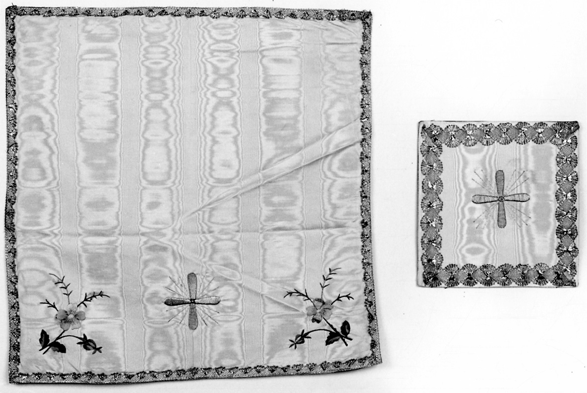 borsa del corporale, elemento d'insieme - manifattura italiana (prima metà sec. XX)