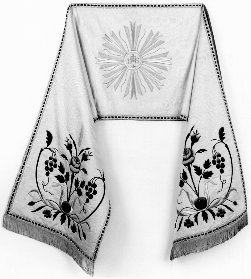 monogramma cristologico (velo omerale, elemento d'insieme) - manifattura italiana (prima metà sec. XIX)