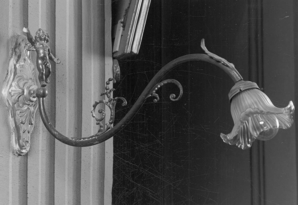 lampada a muro, serie - bottega piemontese (prima metà sec. XX)