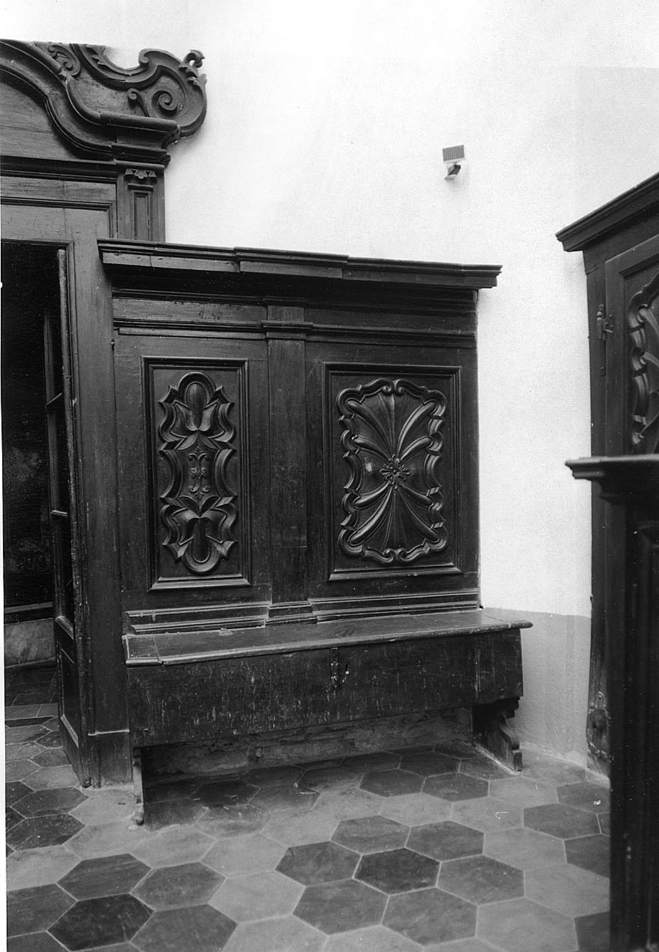 cassapanca, opera isolata - ambito ligure-piemontese (seconda metà sec. XVIII)