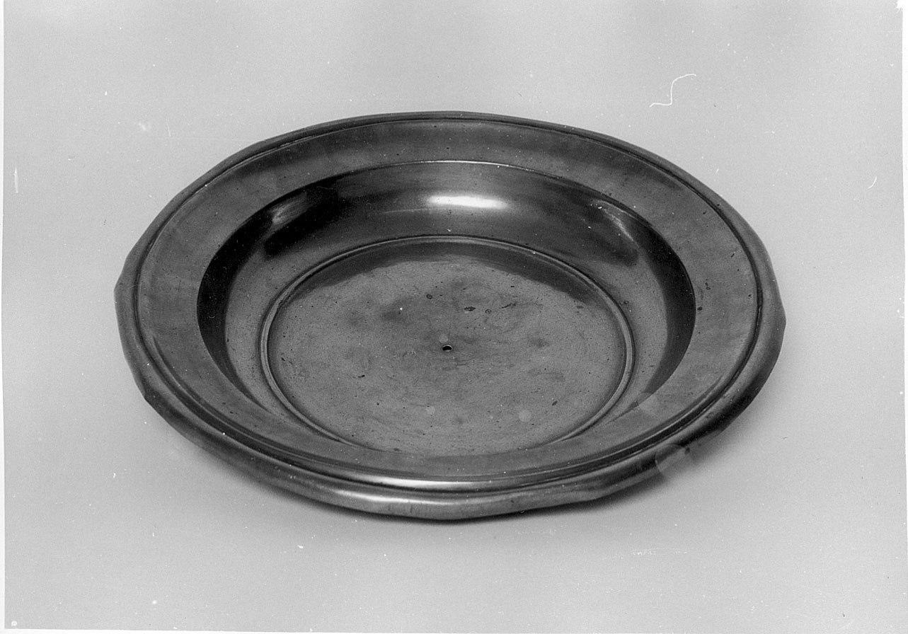 piatto per elemosine, opera isolata - ambito ligure-piemontese (sec. XIX)