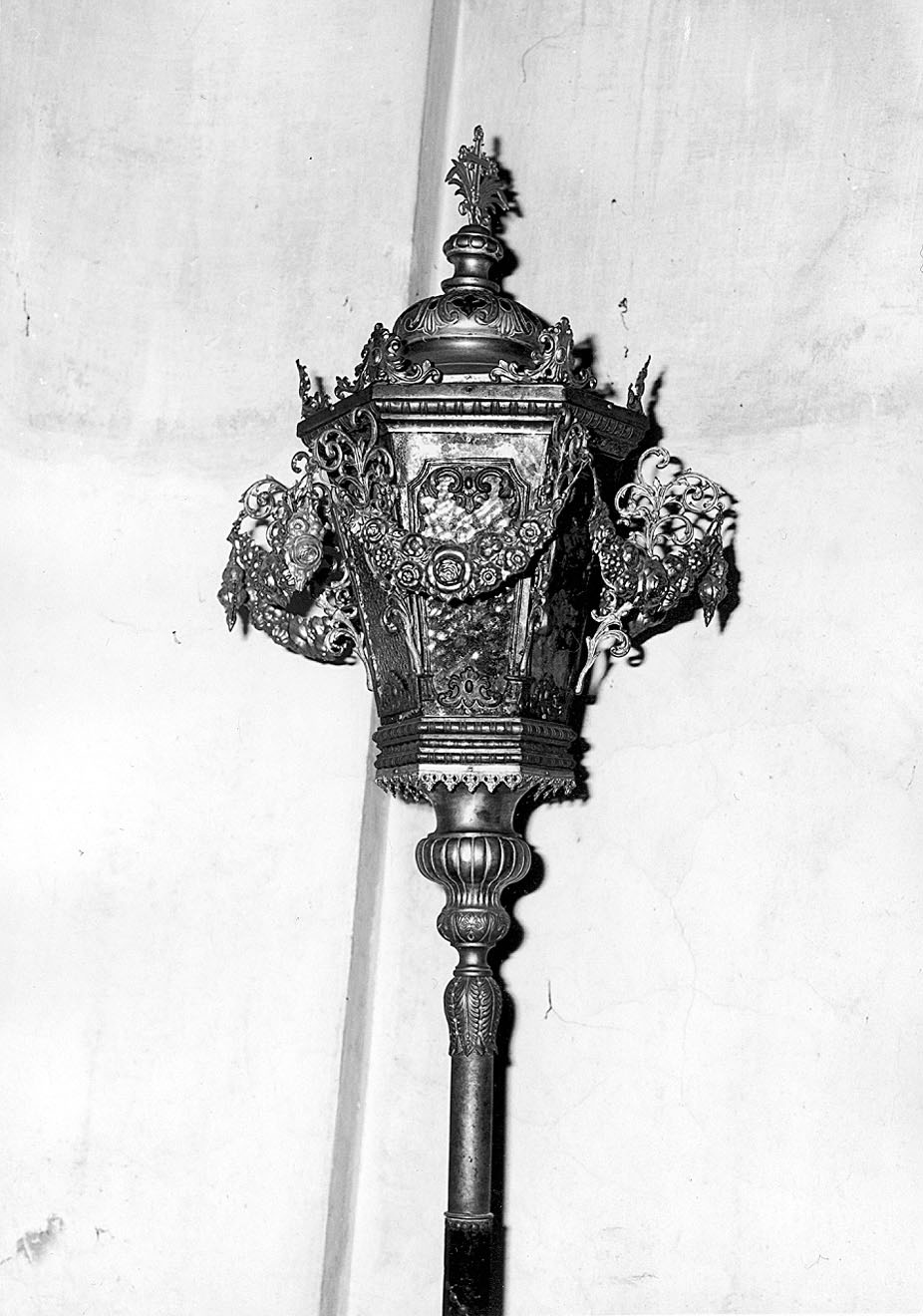 lanterna processionale, serie - bottega ligure (metà sec. XIX)