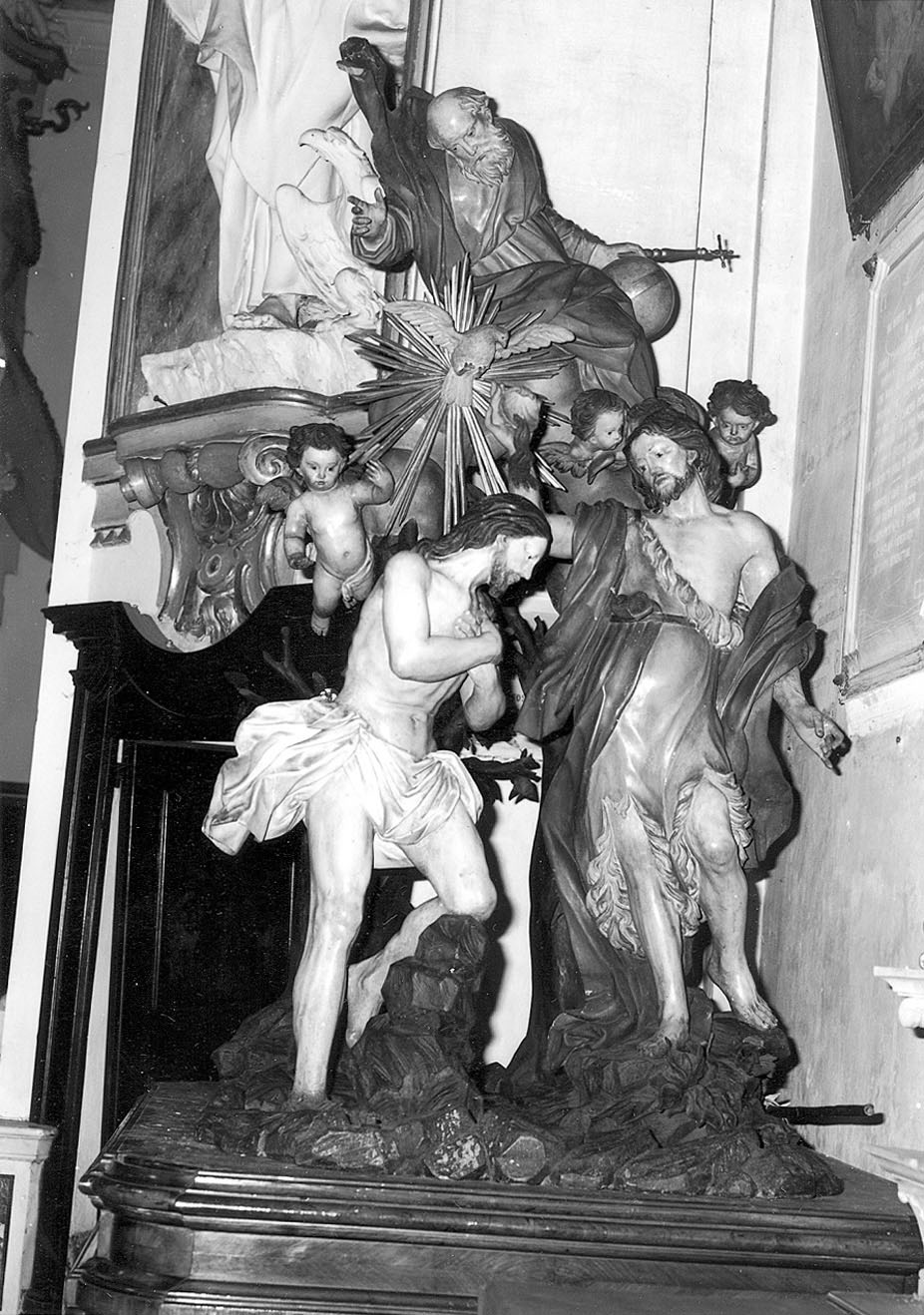 battesimo di Cristo con Dio Padre e colomba dello Spirito Santo (gruppo scultoreo, insieme) di Montecucco Luigi (attribuito) (metà sec. XIX)