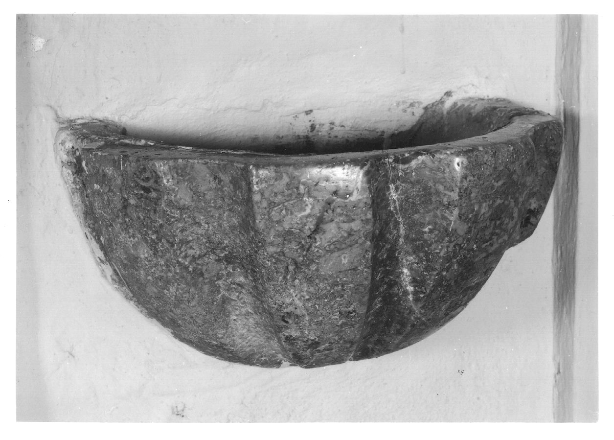 acquasantiera - da parete, opera isolata - bottega piemontese (sec. XVIII)